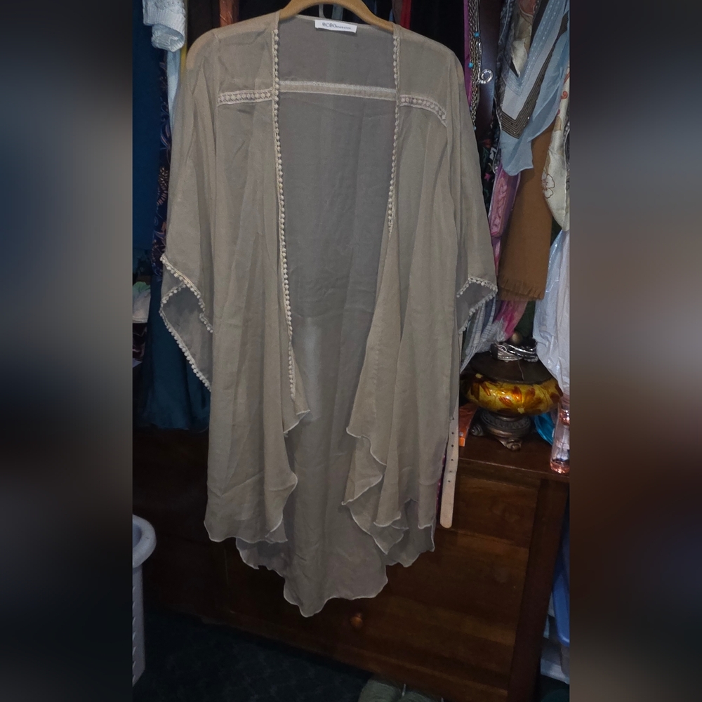 BCBGeneration Beige Sheer KIMONO